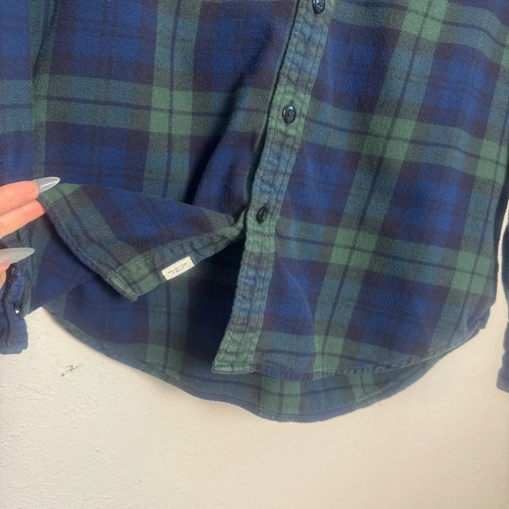 American Eagle Outfitters‎ Navy and Forest Plaid Flannel Long Sleeve Shirt